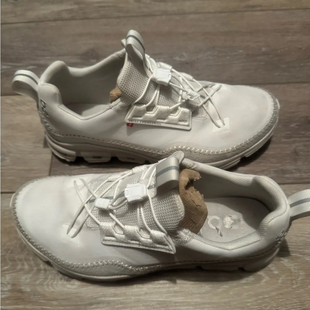 Great Condition On Cloud Cloudaway - Picture 2 of 4